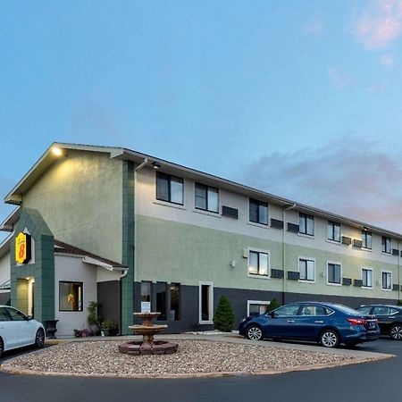 Super 8 By Wyndham Kansas City At Barry Road/Airport Экстерьер фото