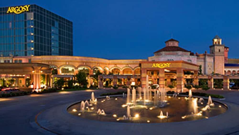 Super 8 By Wyndham Kansas City At Barry Road/Airport Экстерьер фото